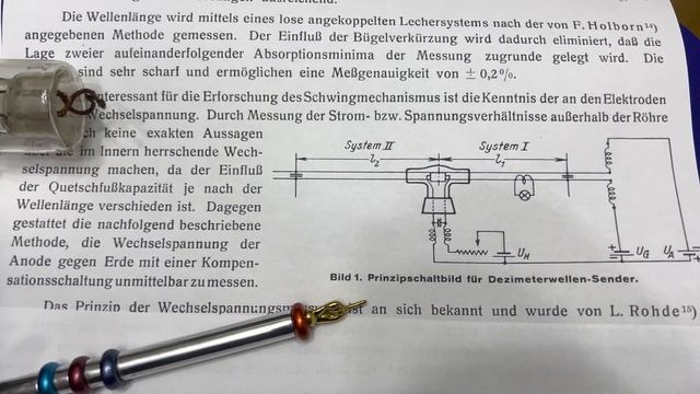 Detailansicht der Prototyp Bremsfeld Röhre RS296 i von Telefunken und 8025A von Slater. смотреть онлайн