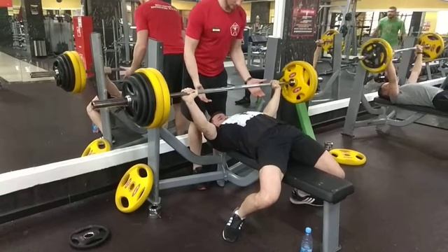 Жим очень широким хватом 115*3 смотреть онлайн