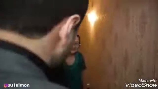 Успех это лестница на которую не взобратсия, держка руки в карманех. смотреть онлайн