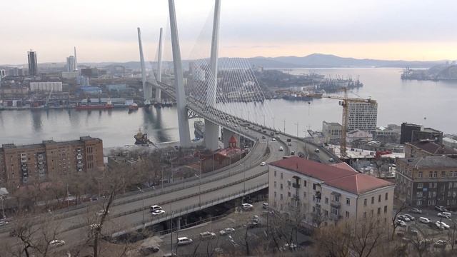 Владивосток с видовой площадки.Vladivostok from the site (4K). смотреть онлайн