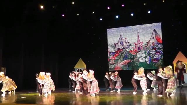 ТАНЕЦ ГУЛЛИВЕР И ЛИЛИПУТЫ. АНСАМБЛЬ ЗОРЬКА смотреть онлайн