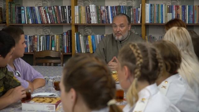 Юные казаки из районного клуба «Восход» встретились с настоятелем храма Спиридона Тримифунтского смотреть онлайн