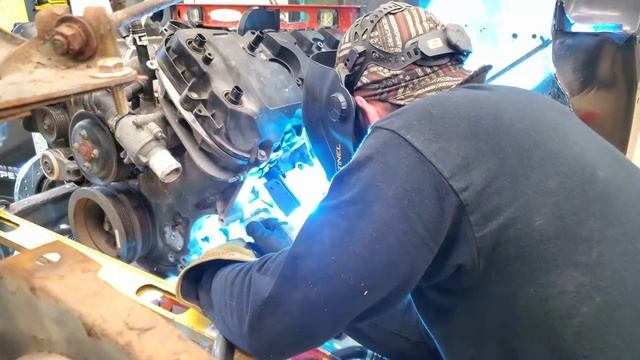 Coyote engine install in the F100 смотреть онлайн