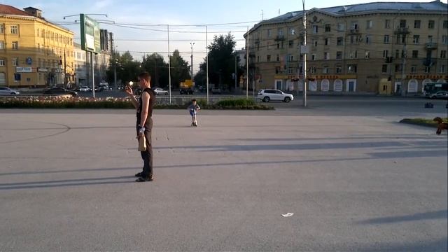 У ГПНТБ на самокате. Лето 2017. смотреть онлайн