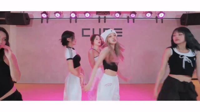 Перевод песни джи айдл +хореография.            перевела:i Love Kейпоп