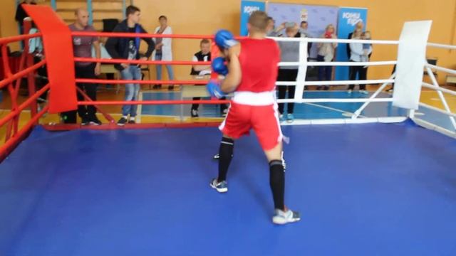 Первый областной турнир по боксу в Озёрном в/к 75 кг. Финал: Чичиков Ю. - Траулев В. Раунд 1.Раунд смотреть онлайн
