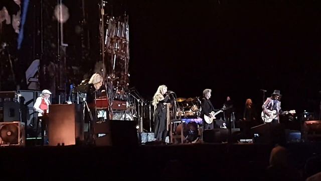 Fleetwood Mac - Gold Dust Woman Live at Dreamfest, Oracle Park San Francisco 2019 смотреть онлайн