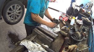 Замена тормозной жидкости и колодок. Тойота камри V 50