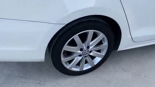 2013 Volkswagen Jetta DM050762+LEATHER SEATS+USB+White+Airbag+Radio смотреть онлайн