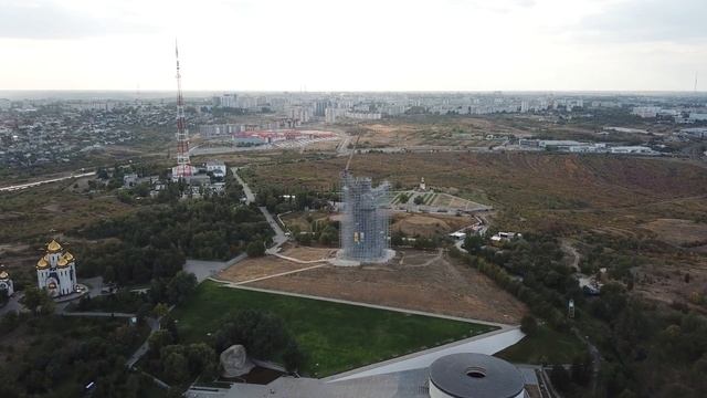 1. Волгоград сверху. Мамаев курган.