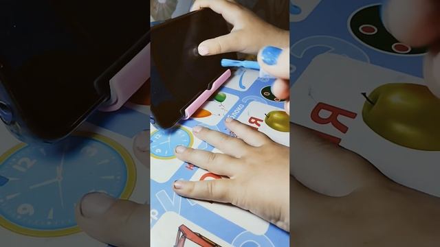 Крашу ногти своей сестре смотреть онлайн