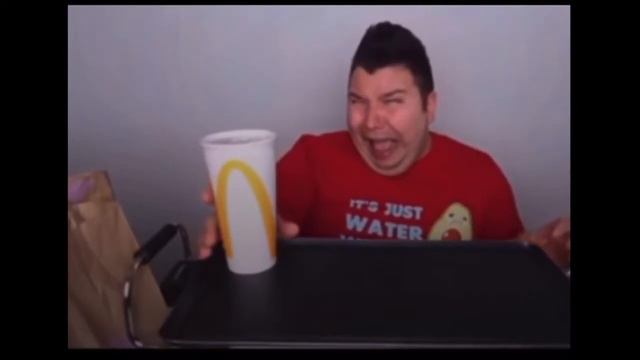 ему же больно, зачем так делать? смотреть онлайн