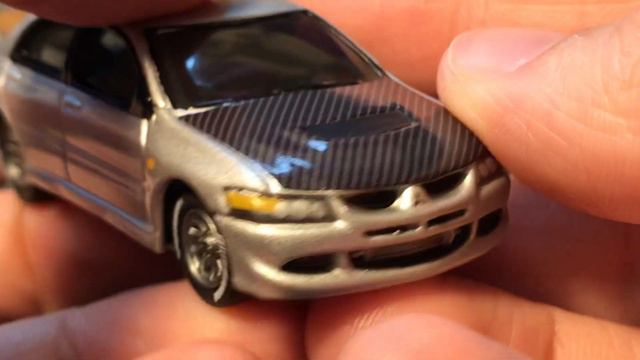 Mitsubishi Lancer evolution from Johnny Lightning смотреть онлайн