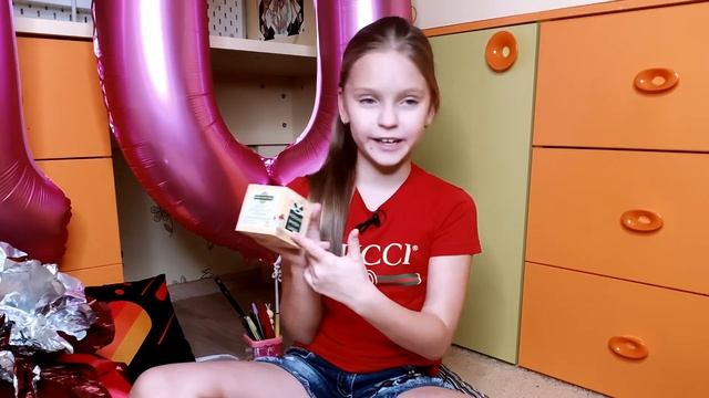 Что подарить девочке 10 лет на Новый год и день рождения? Обзор Подарков для девочки на 10 лет! смотреть онлайн