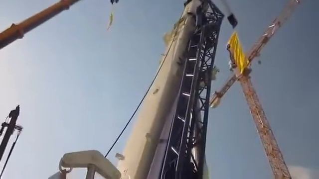 Монстр от Liebherr смотреть онлайн