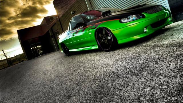 Madonna Girls gone Wild (Avicii Remix) with holden ute photos смотреть онлайн