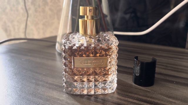 Bate Papo Perfumado sobre: Valentino Donna- Valentino смотреть онлайн