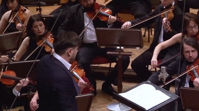 D. Shostakovich – Symphony No. 1 in F Minor, Op. 10 / Jurek Dybał, Sinfonietta Cracovia смотреть онлайн
