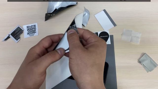Клеим защитную гидрогелевую пленку АНТИШПИОН с матовым покрытием ! смотреть онлайн