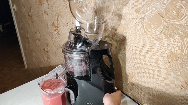 Гранатовый сок на шнековой соковыжималке смотреть онлайн