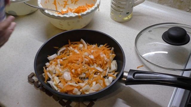 Как вкусно приготовить сельдь? Тушёная сельдь с овощами. смотреть онлайн