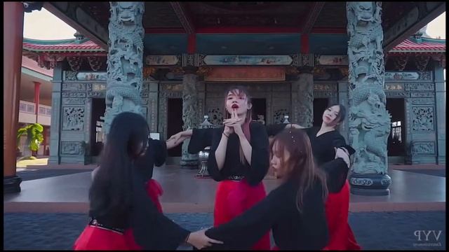 Intro+HWAA G-idle (mirrored) смотреть онлайн