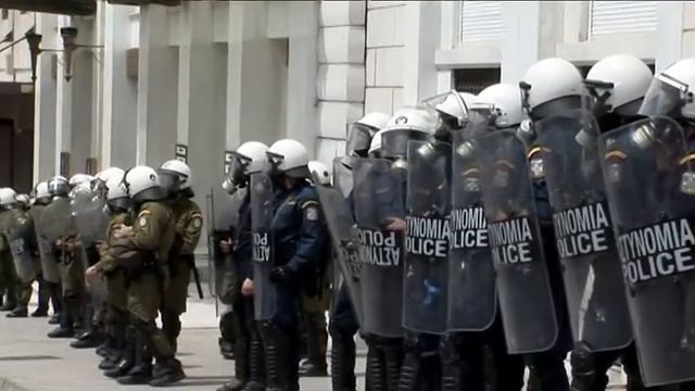 scene from Wild and Precious - Sophie attends a demonstration смотреть онлайн