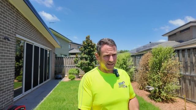 VLOG #20 I show you my SHAMEFUL lawn. Don't judge me... смотреть онлайн