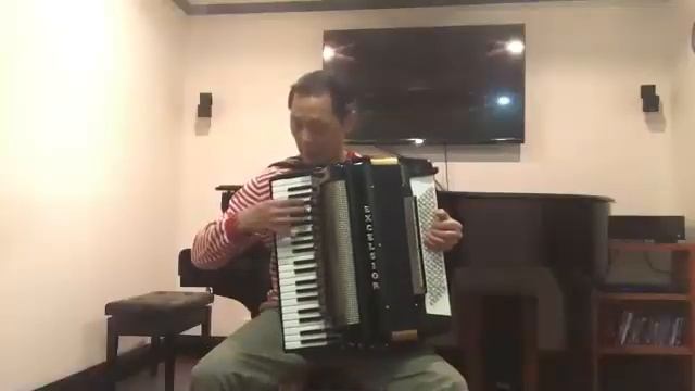 Китайский аккордеонист Виктор Ванг. Полёт шмеля смотреть онлайн
