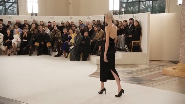 SCHIAPARELLI HAUTE COUTURE SPRING SUMMER 2023 смотреть онлайн