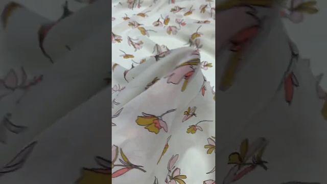 Креп-жоржет с акварельным цветочным принтом на молочном фоне Agnona 0322/139 смотреть онлайн