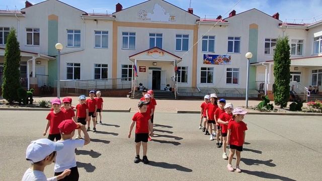 Флешмоб "Мы твое будущее, Россия! ", посвященный Дню России смотреть онлайн