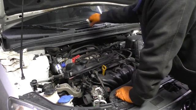 Снятие ГБЦ Хюндай(Hyundai) i30 2010 года (1 часть) смотреть онлайн