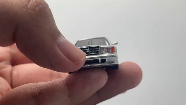 (Defect Inside) Unboxing Mini GT Mercedes Benz 190E - Silver смотреть онлайн