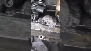 Как снять пригоревшее форсунки с помощью съемника на mercedes-benz 639 Vito 111 двигатель om646