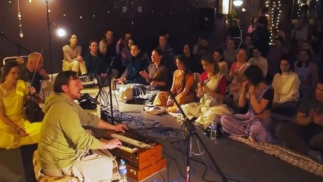 Вайшнава Прана - киртан, февраль 2022 г. #киртан #мантра #krishna #медитация #харекришна #kirtan смотреть онлайн