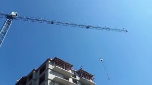 Как устанавливают строительный кран