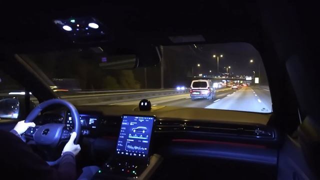 Nio ES8 driving impressions, software & summary смотреть онлайн