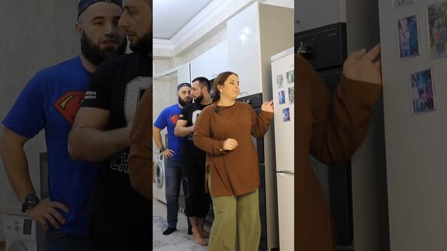 МУЖ И ЕГО ВНУТРЕННИЕ ГОЛОСА смотреть онлайн