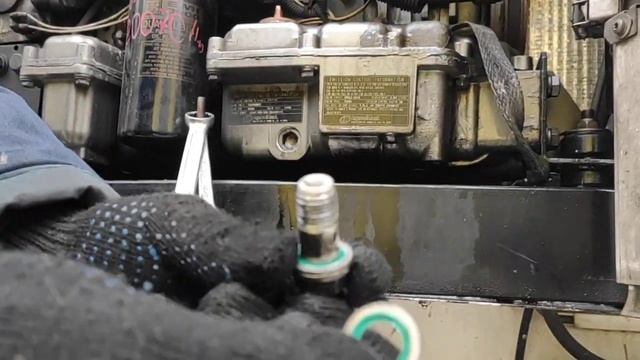 Прокачка топлива на холодильной установке Termo King (sl/slx) смотреть онлайн