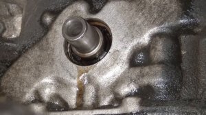 Chrysler Grand Voyager 3,3 1999 г. Замена сальника коленвала, течь масла