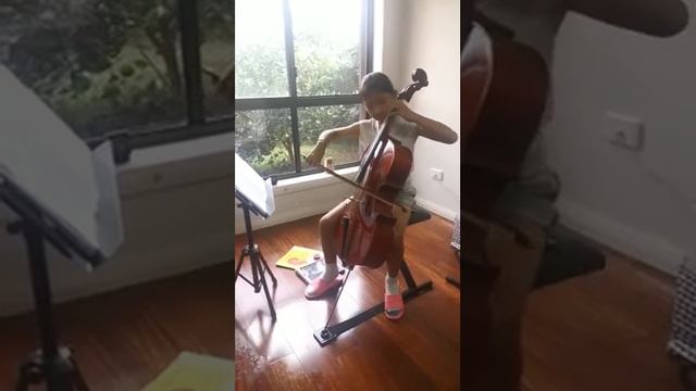 Elise Tong played ‘Sonata in C major Jean Baptiste Breval’ смотреть онлайн