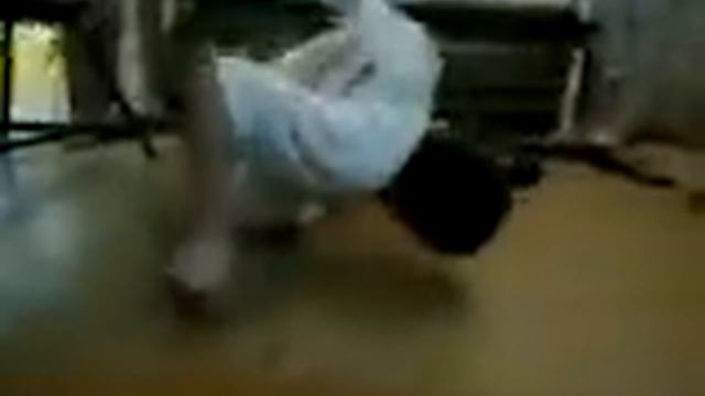 Отжимание на одном пальце 41 раз! смотреть онлайн