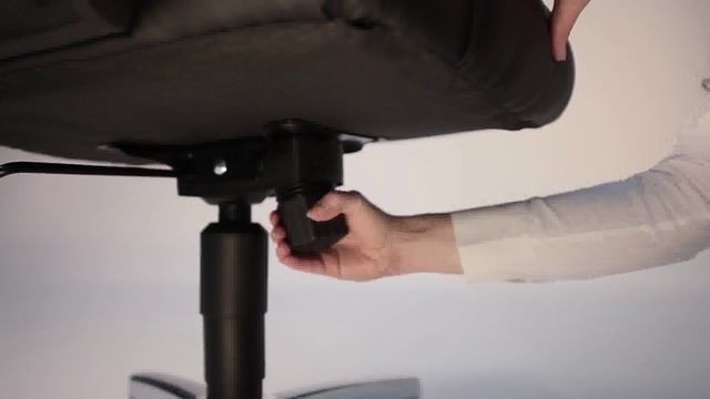 Кресло руководителя. Как работает механизм качания? смотреть онлайн