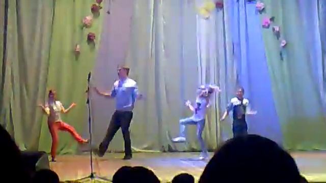 андрей каменский и танец барбарики г. Мичуринск. ржака !!! смотреть онлайн