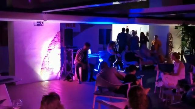 Rockabye, Cello & Cajón Flamenco смотреть онлайн
