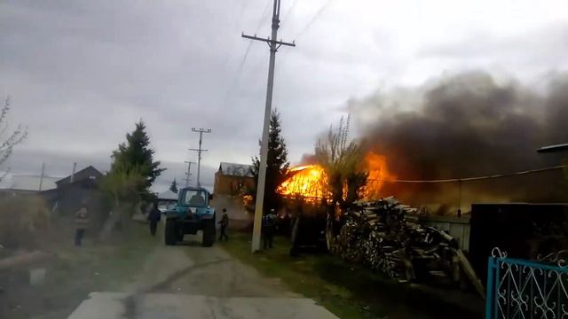 Д. Большие Акияры . пожар 04.05.17 смотреть онлайн