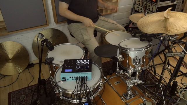 Roland TM-6 Hybrid Module Presets - Sound Demo смотреть онлайн