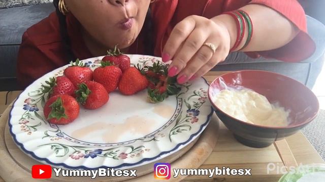 ASMR BIG STRAWBERRIES WITH SOYA YOGHURT 🍓|| NO TALKING || Yummy Bitesx смотреть онлайн