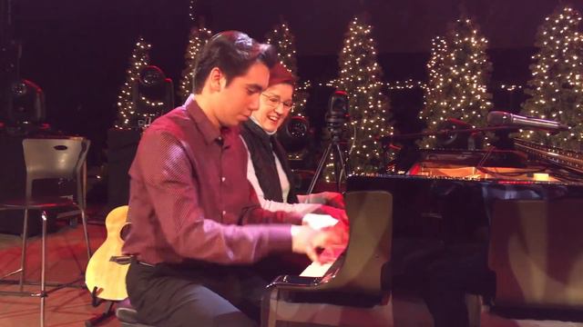 Kim Collingsworth and David Cerna: Piano Duet - When We All Get To Heaven смотреть онлайн